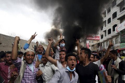 Houthi Gunmen Fire on Demonstrators in Yemeni City