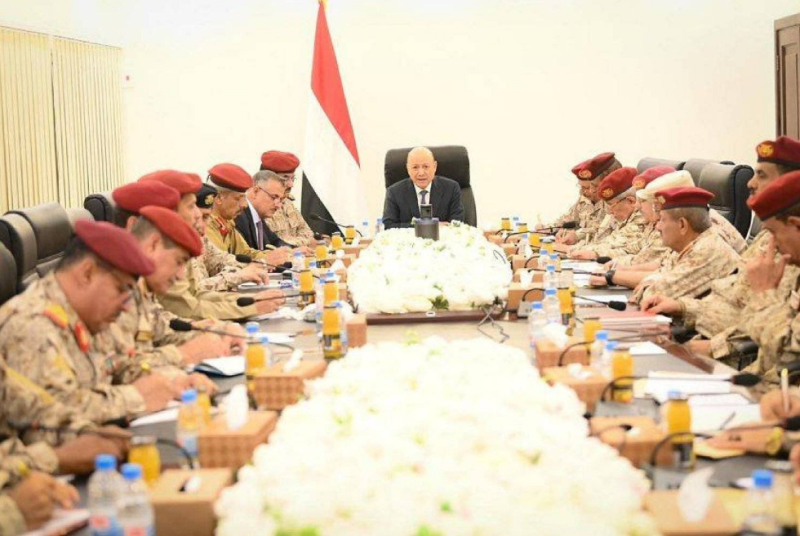 Yemen : Al-Alimi Underscores Military Readiness, Accuses Houthis of ‘Banking on War’