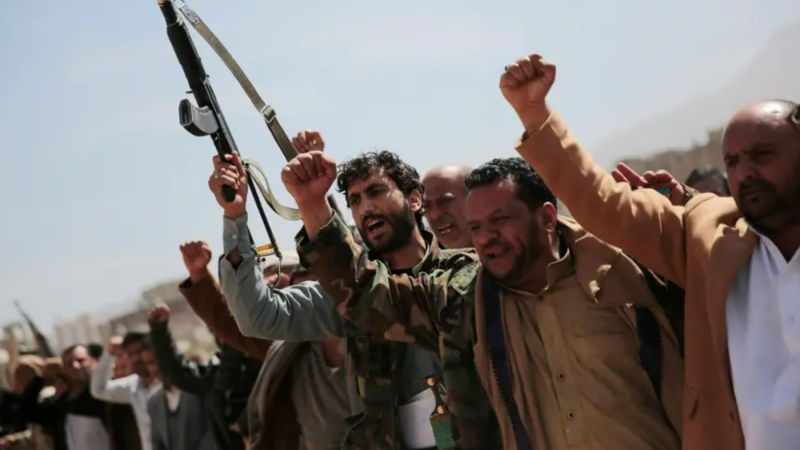 Yemen : Houthis launch drones at Israel as Hezbollah fires rockets at Israeli-annexed Golan