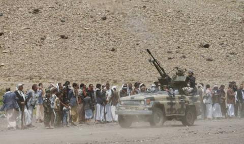Yemeni gov't army advance into Houthi-held strategic district near Saudi border