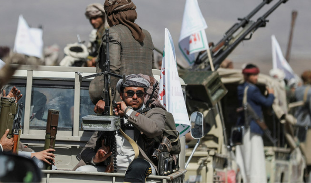 Yemen : US destroys Houthi boats, cruise missiles
