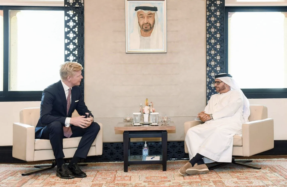 Dr. Anwar Gargash Meets UN Envoy to Discuss Developments in Yemen Crisis