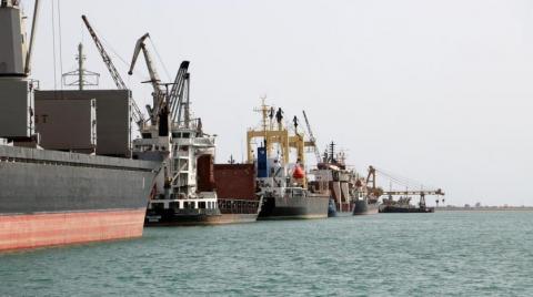 Arab nations sound alarm over oil tanker moored off Yemen