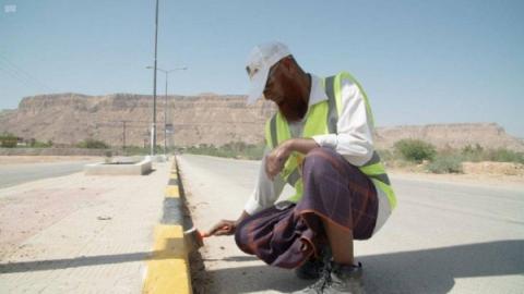 Yemen cemetery struggles to dig enough graves as coronavirus spreads