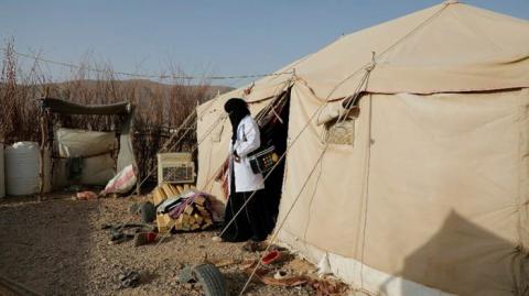 Yemen: Huge fire erupts in camp for internally displaced people