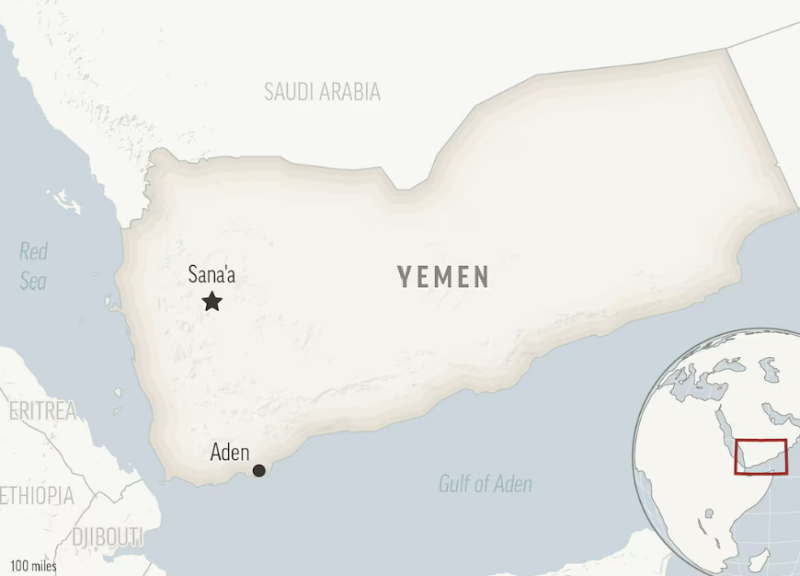 Yemen : Missile attack by Houthi rebels damages a ship in the Red Sea