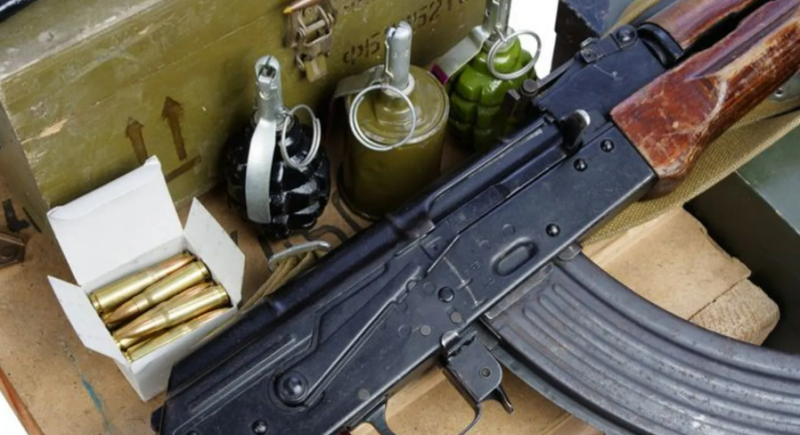 Yemen weapons dealers selling machine-guns on X