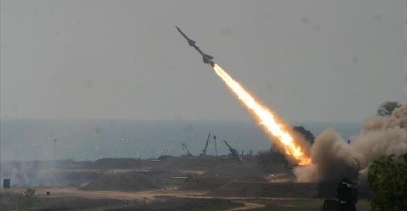 "Following Airstrikes" ... Yemen's Houthis Fire Two Missiles Toward Israel