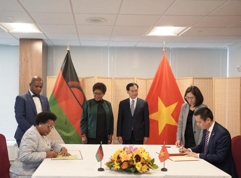 Yemen , Vietnam Sign Agreement to Expand Diplomatic Ties and Global Coordination