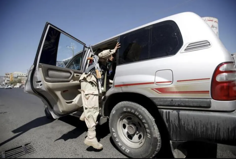 HRW: Houthis Detain Dozens of Political Opponents in Yemen