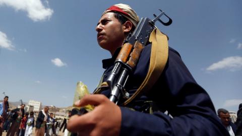 Houthis Hint at Undermining Griffiths’ Peace Efforts in Yemen