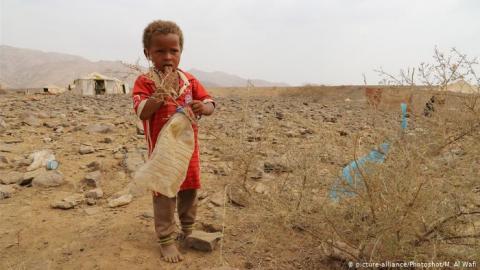 KSrelief distributes food baskets, health services in Hajjah Governorate