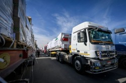 "As part of Operation Chivalrous Knight 3" .. Two UAE aid convoys reach Gaza