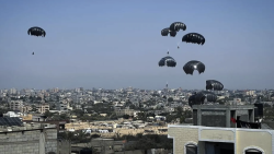 Planes from Jordan and UAE Airdrop Humanitarian Aid into Gaza