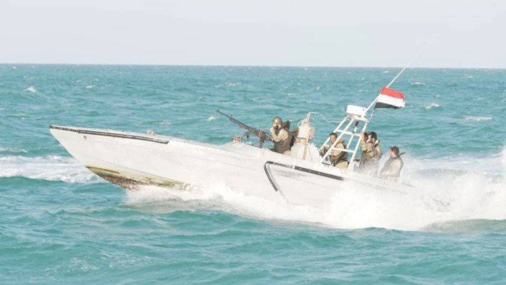 Yemeni Coast Guard Seizes Smuggling Boat Off Ras Amran