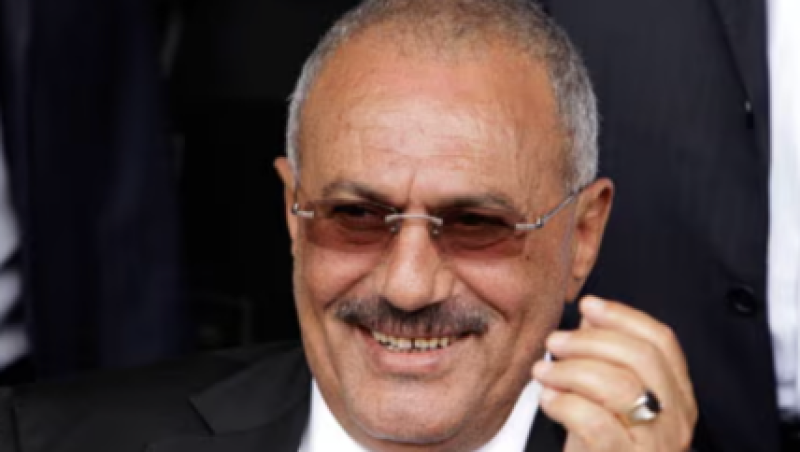 Houthis furious as former President Saleh’s allies support public salary demands