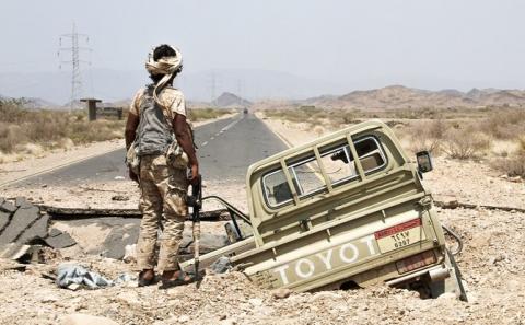 Houthi commander killed as Yemen troops halt militia advances