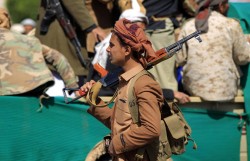 Pro-gov't forces say 8 Houthis killed in SW Yemen