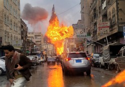 Houthis Impose Media Blackout on Israeli Airstrike Sites in Yemen